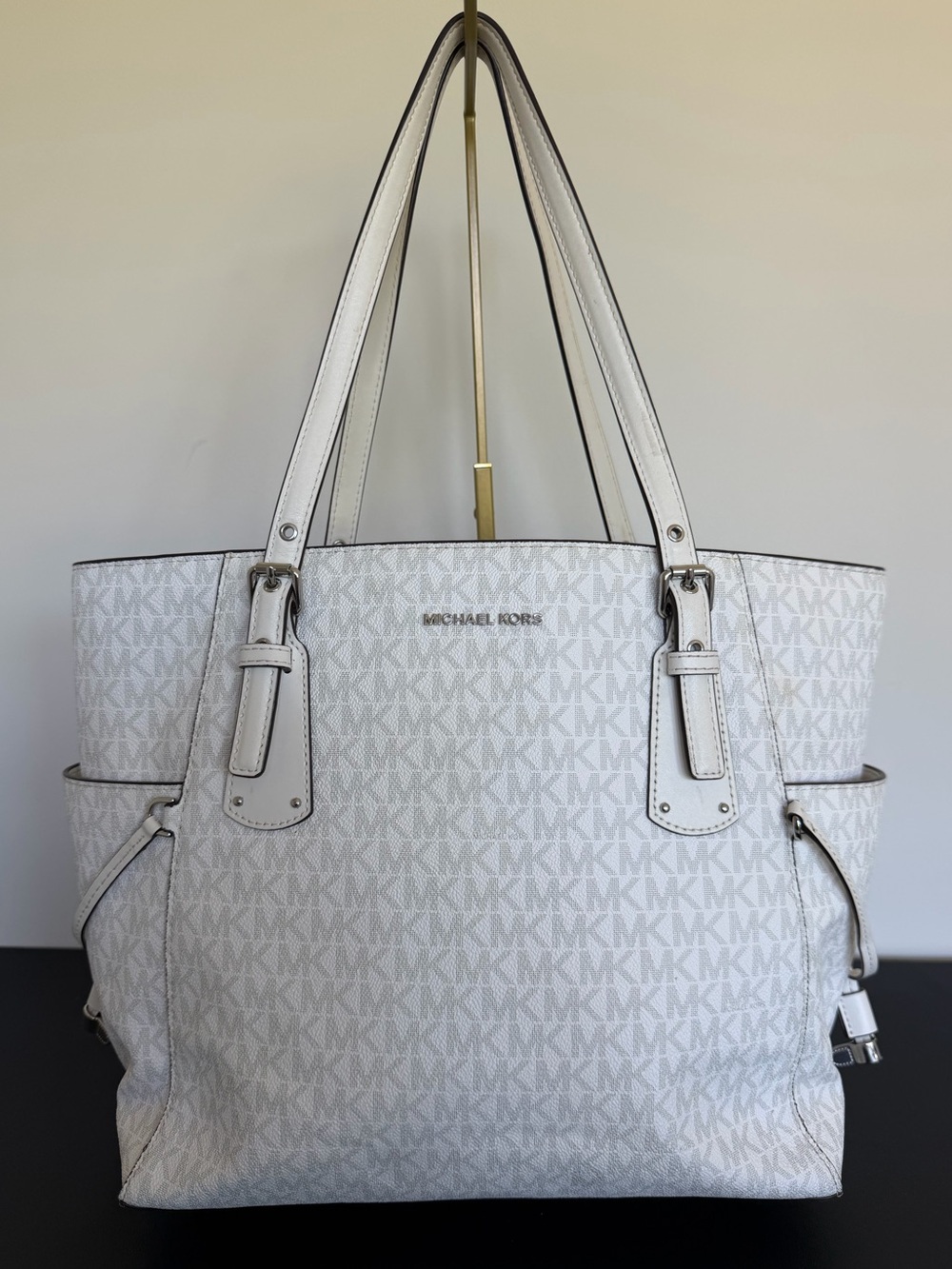 Michael Kors Voyager Signature Tote Vanilla Light Cream Large Shoulder Bag